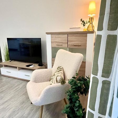 The Elite Suite Downtown 2- Bedroom Apt Ac & Garage Parking براتسيلافا المظهر الخارجي الصورة