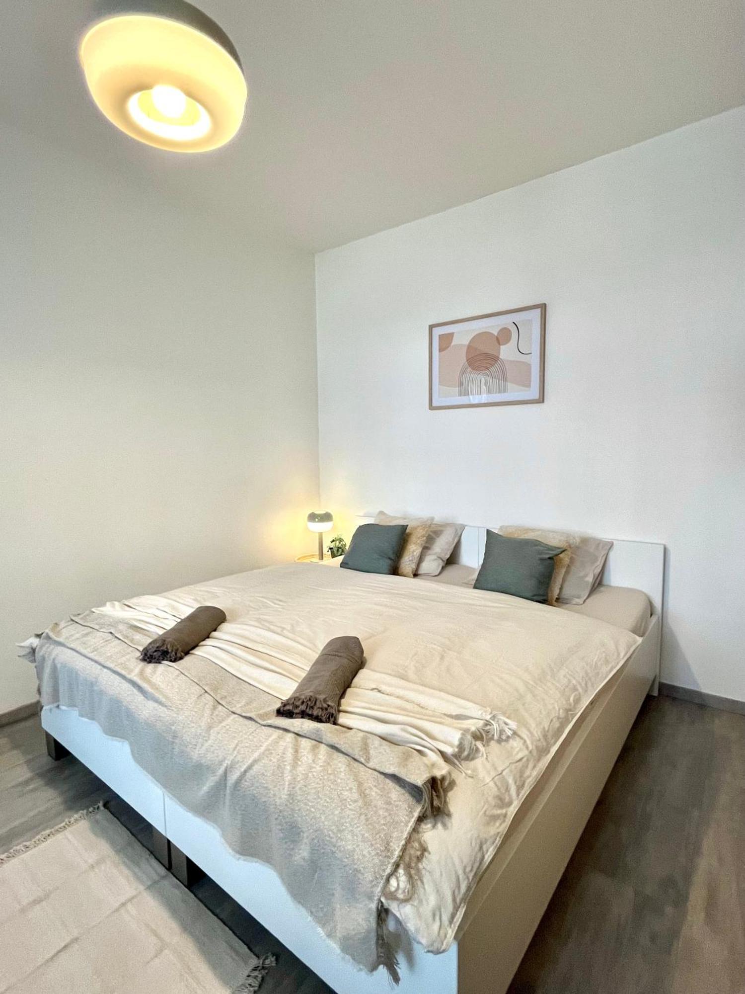 The Elite Suite Downtown 2- Bedroom Apt Ac & Garage Parking براتسيلافا المظهر الخارجي الصورة