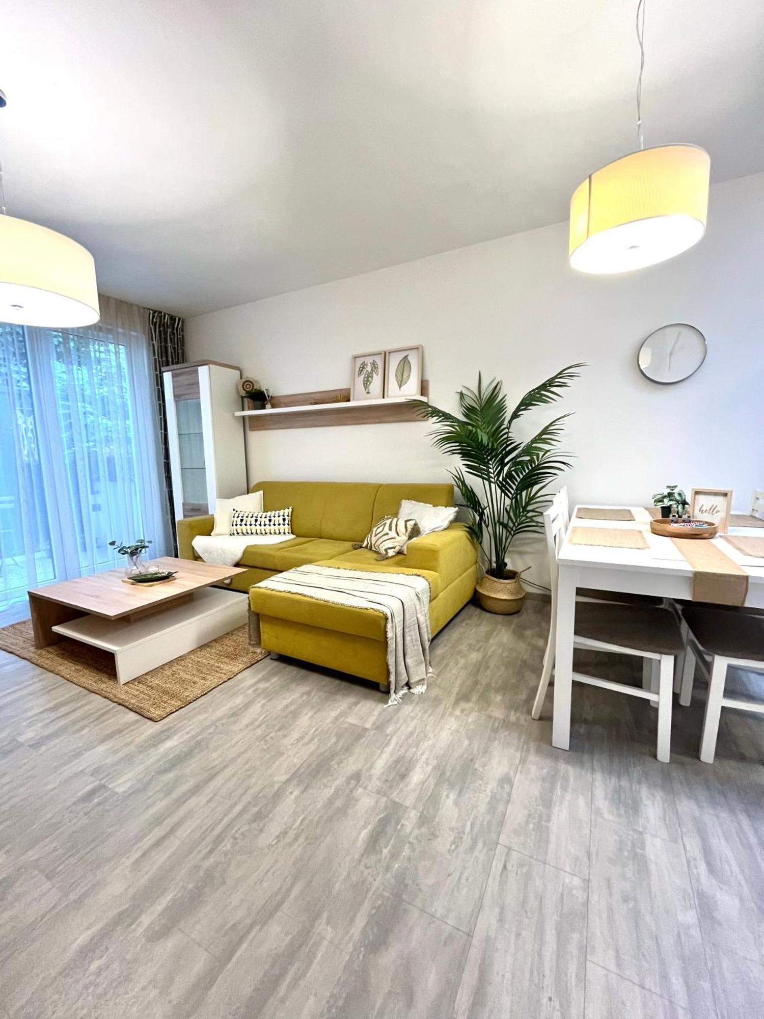 The Elite Suite Downtown 2- Bedroom Apt Ac & Garage Parking براتسيلافا المظهر الخارجي الصورة
